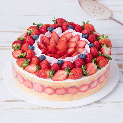 Round Stawberry Blueberry Cake to China
