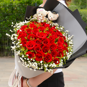 Deep affection(
33 red roses)